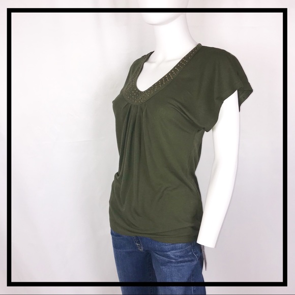 Carolyn Taylor Brand, Statement Neckline Shirt - Picture 3 of 7